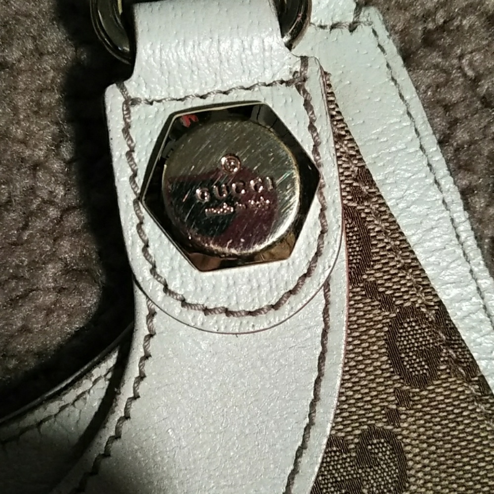 Authentic Gucci Purse - Picture 4 of 11